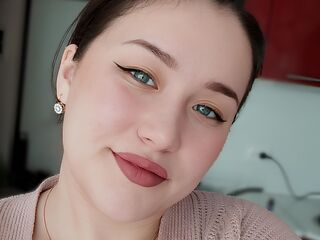 CharyBingg's Asian live cam performers Profile Image